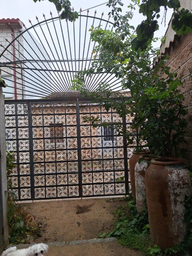 Hostal El Patio Restaurante San Bartolomé de Pinares Exterior foto